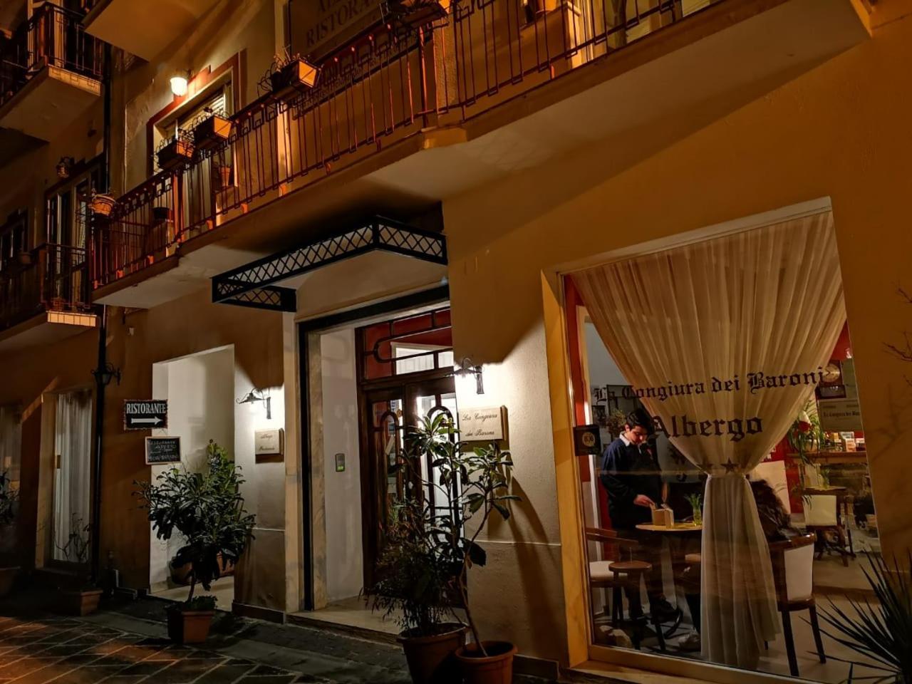 La Congiura Dei Baroni Hotel 3*